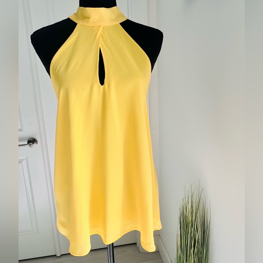Textured Solid Yellow Teardrop Keyhole Halter Top - image 1